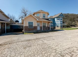 517 NE 1st St, Mineral Wells, TX 76067