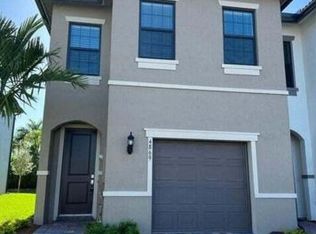 4869 Chantilly Rd, Lake Worth, FL 33467