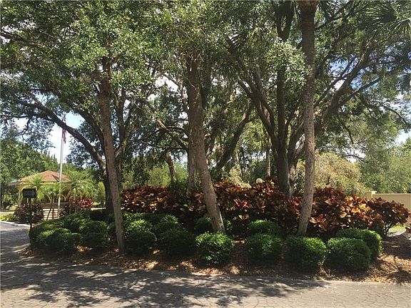 3rd image of 2078 Oakridge Cir #2078