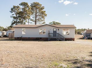 102 N King St, Hubert, NC 28539