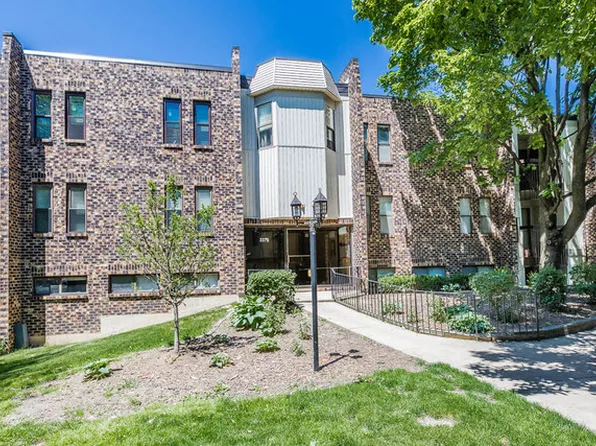 2275 Country Club Dr APT 12, Woodridge, IL 60517