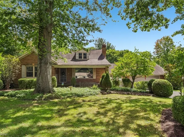 2965 Howell Dr, Youngstown, OH 44514