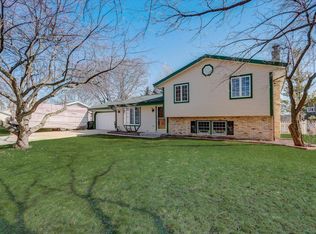 14875 W Janice Pl, New Berlin, WI 53151