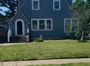 87 Whaley St, Freeport, NY 11520