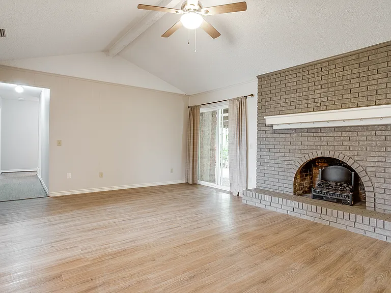 1308 Grinnell Dr — Photo 5