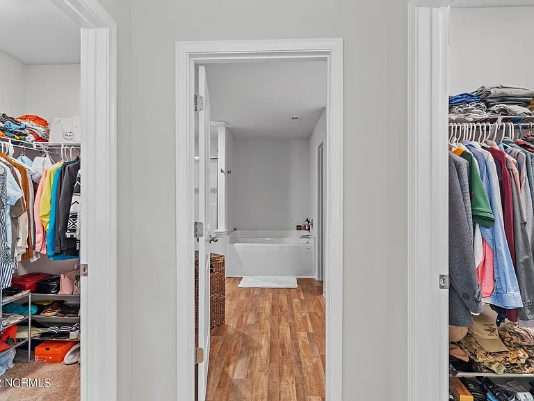 680 Aurora Pl — Photo 22