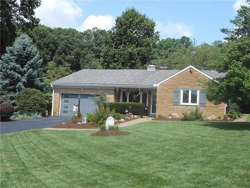 4 Thurner Dr photo 1