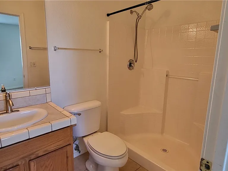 652 Holly St — Photo 12