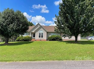 1374 Pear Dr, Conover, NC 28613