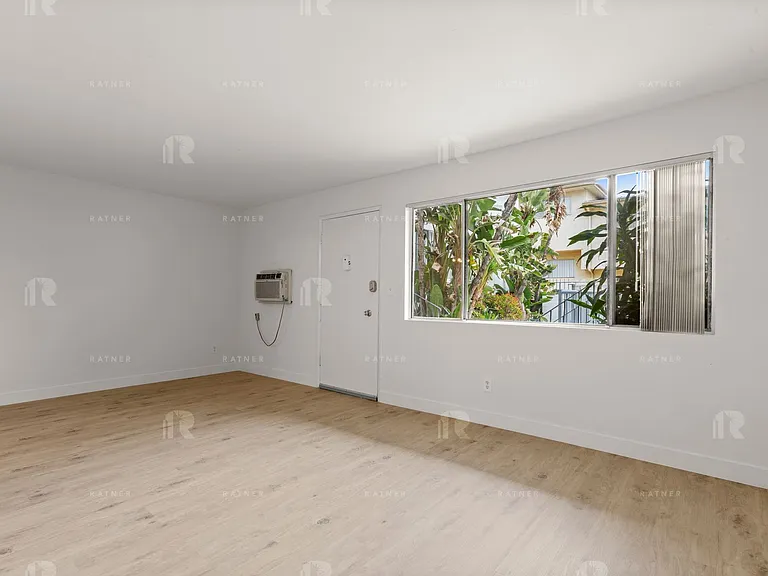 (AN/TI/YO:B) 5424 Corteen Place — Photo 5
