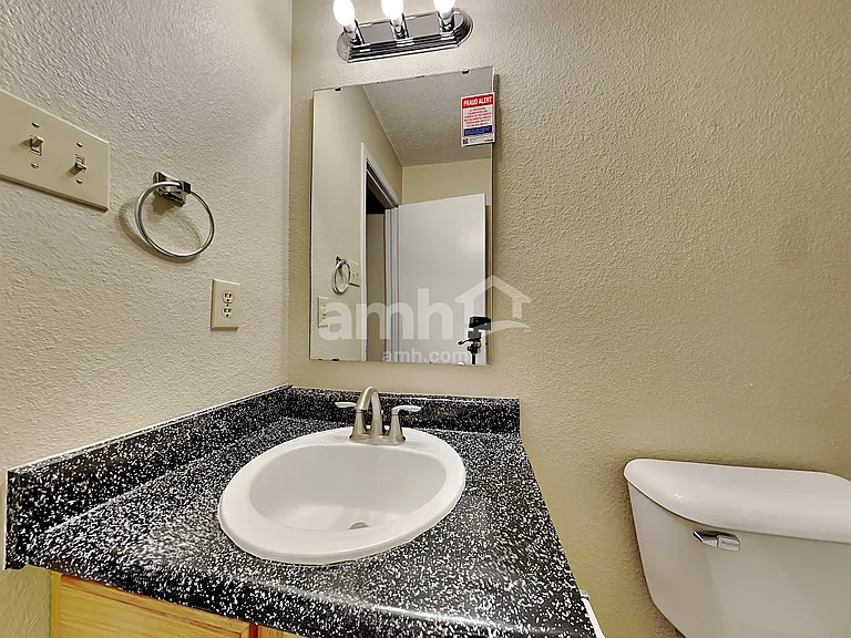 2162 Providence Dr — Photo 16