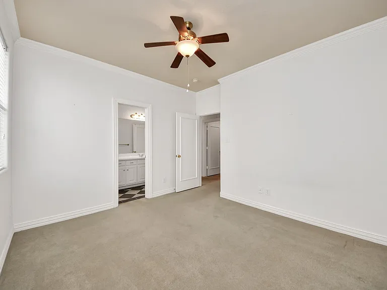 605 W Polk St #B — Photo 37