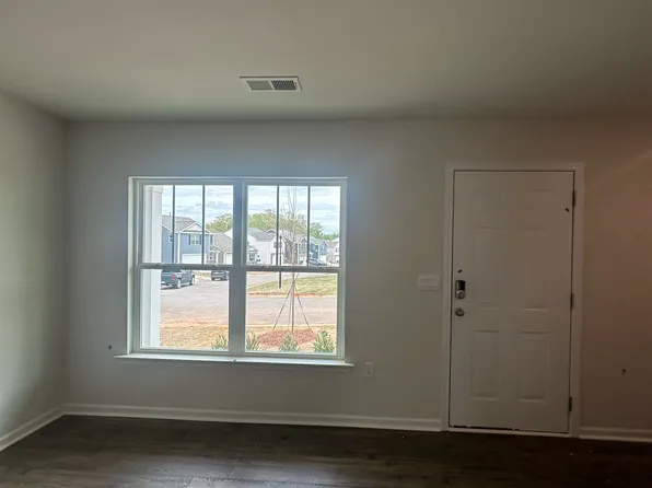 1713 Rein Dr, Roebuck, SC 29376