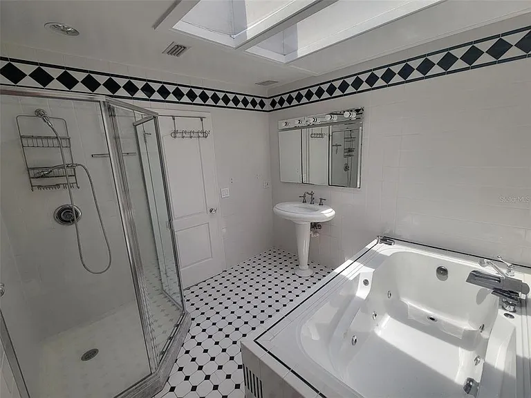 101 Cedar Point Ln — Photo 14