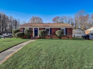 4601 Brooktree Dr, Charlotte, NC 28208