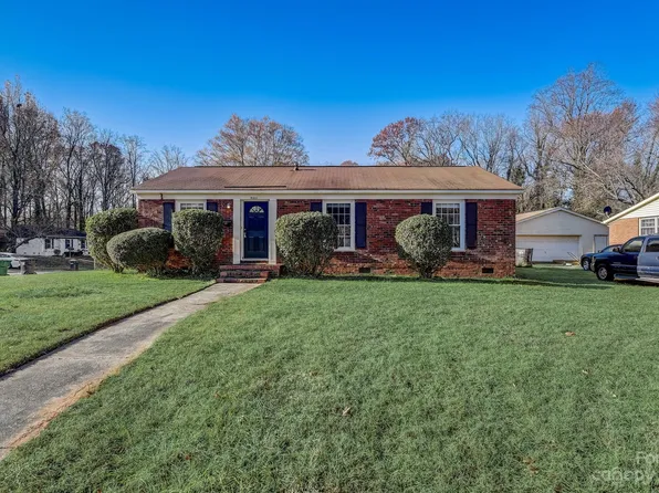 4601 Brooktree Dr, Charlotte, NC 28208