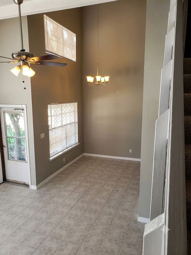 Beautiful 4 Bedroom Home in Houston / Nice Backyard — Photo 3