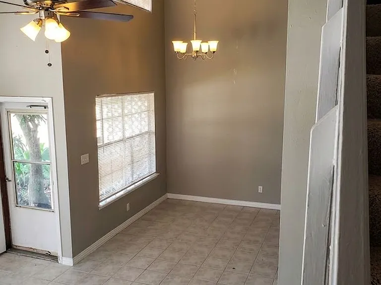 17010 Pastoria Dr — Photo 3