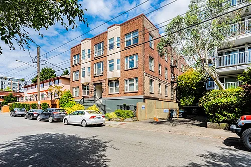Carlyle Apartments Photo 1