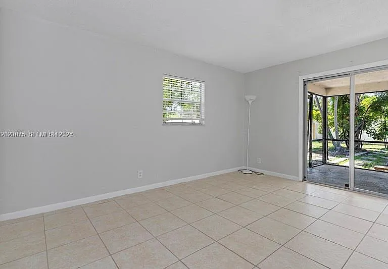 3910 NW 4th Ct — Photo 18