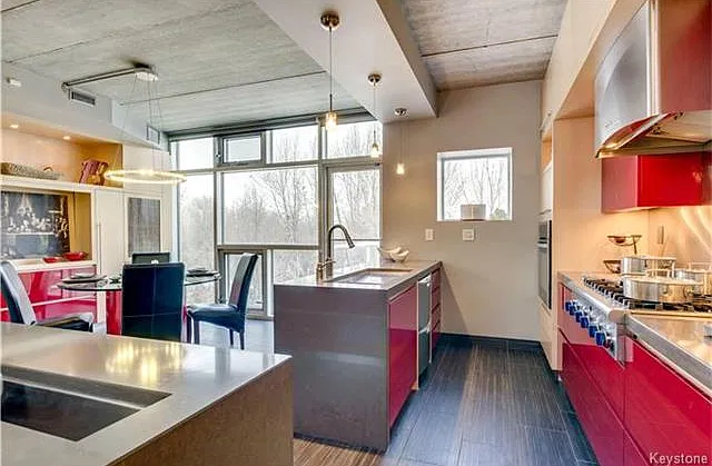 232 Waterfront Drive — Photo 3