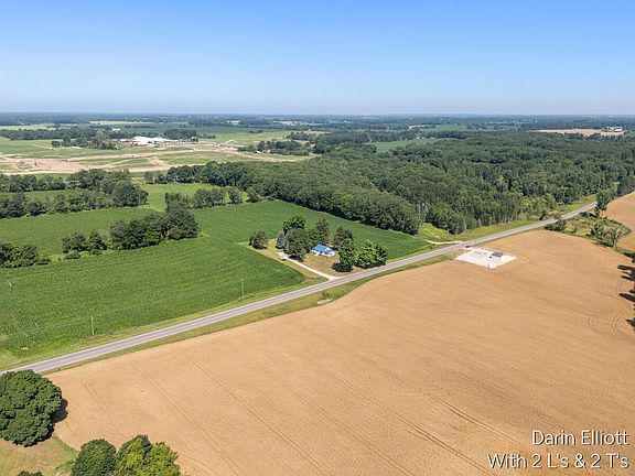 3rd image of 3703 N Cedar Lake Rd NE
