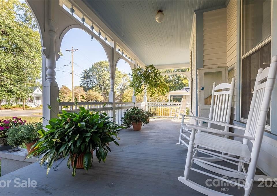 411 W Union St, NC 28655 Zillow