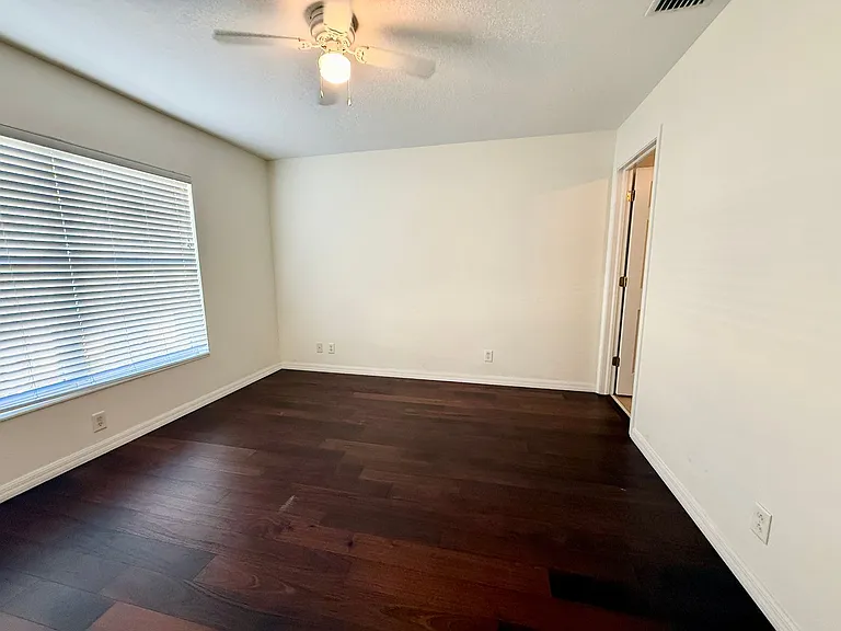 3846 Mandalay Dr — Photo 18