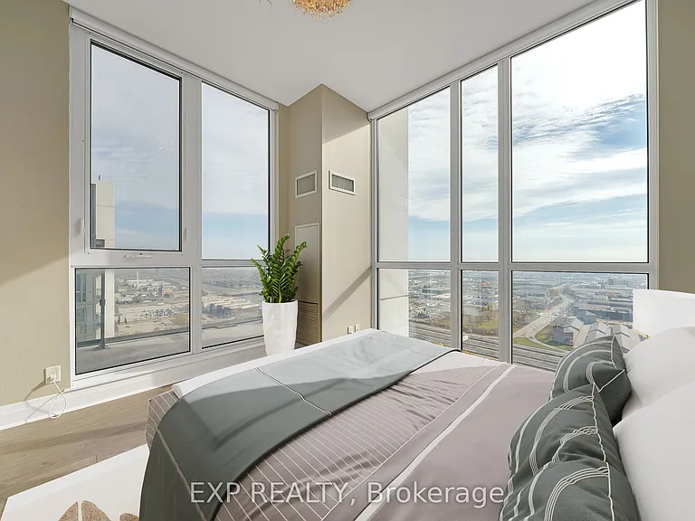 15 Zorra St #Penthouse 04 — Photo 5