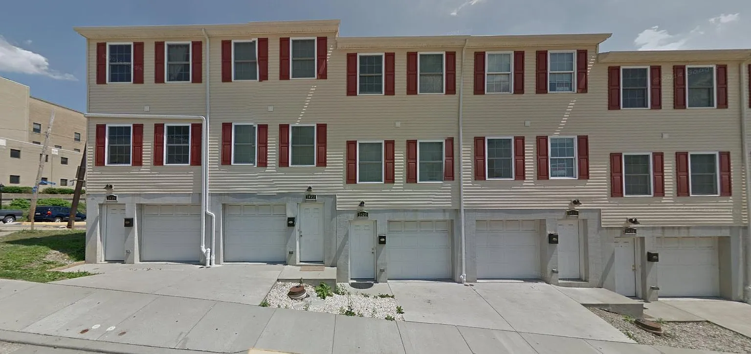 4 bed, 2.5 bath, 1000 sqft, $3,300 — Photo 1