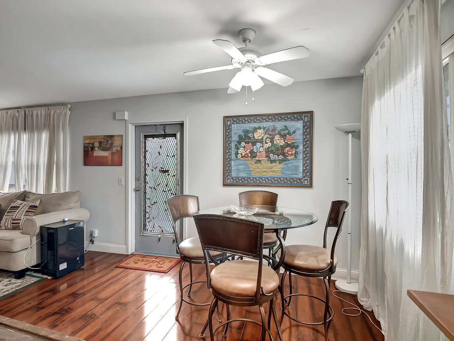 2 bed, 2.0 bath, 880 sqft, $1,500 — Photo 2
