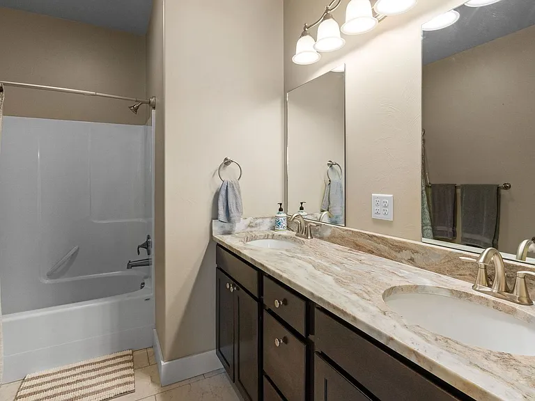 1604 Drummond Blvd — Photo 12