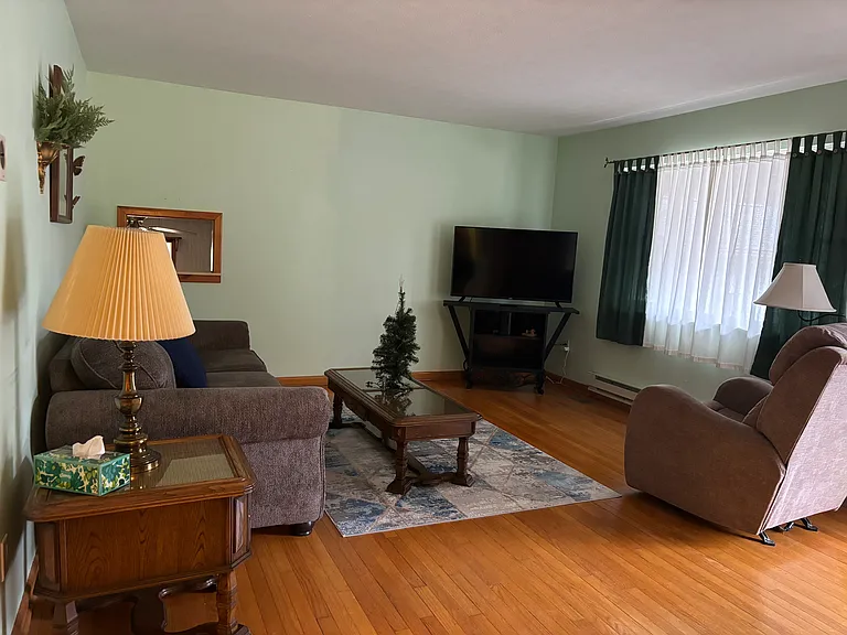 114 Hall St — Photo 17
