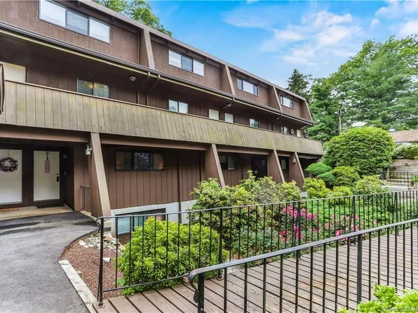 141 Knapps Highway #141, Fairfield, CT 06825
