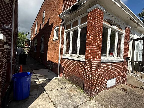 2nd image of 2638 Lexington St