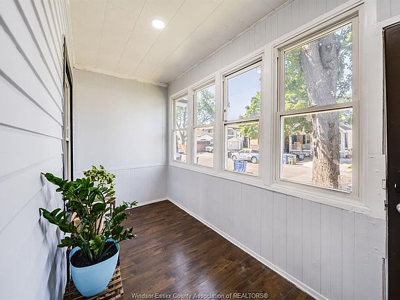 4th image of 1170 Pierre Ave