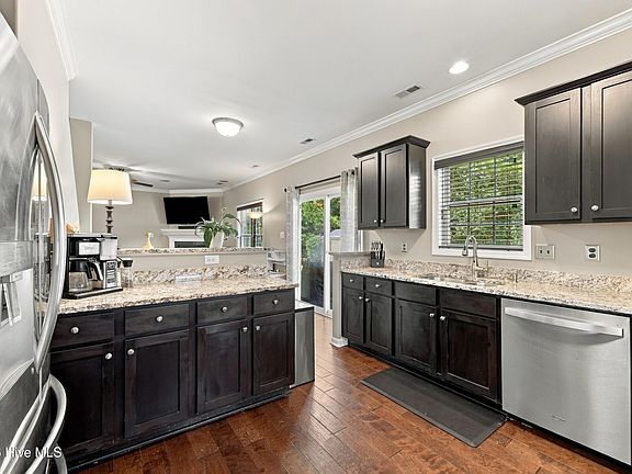 4th image of 100 Duval Lane
