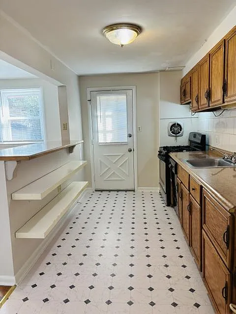 928 Circle Dr — Photo 4