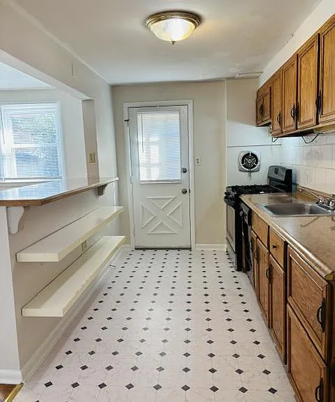 928 Circle Dr — Photo 4