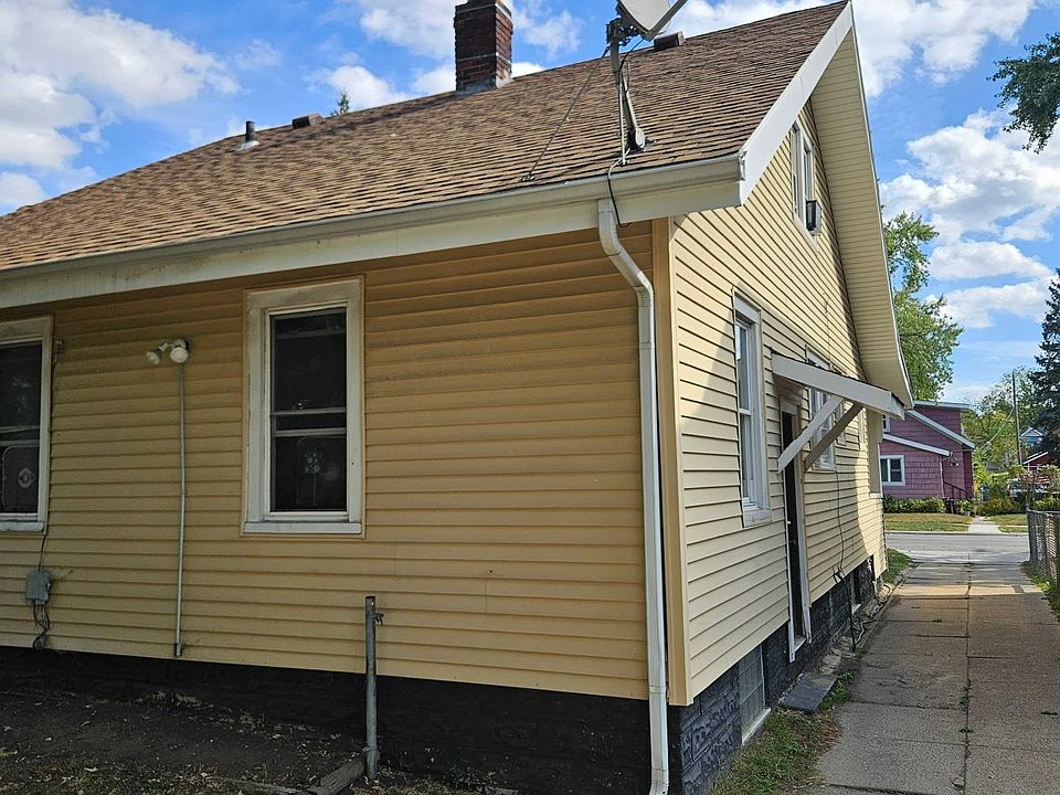 2nd image of 2219 S 4th St