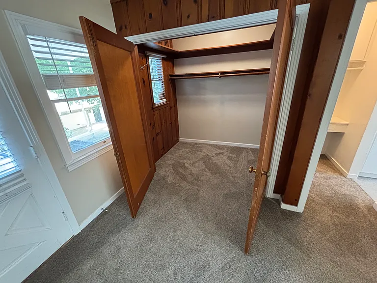 Large closet, can be made into a bedroom