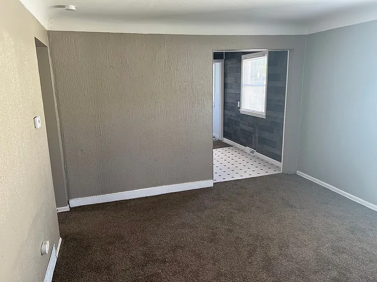 3701 N Whitney Ave — Photo 16