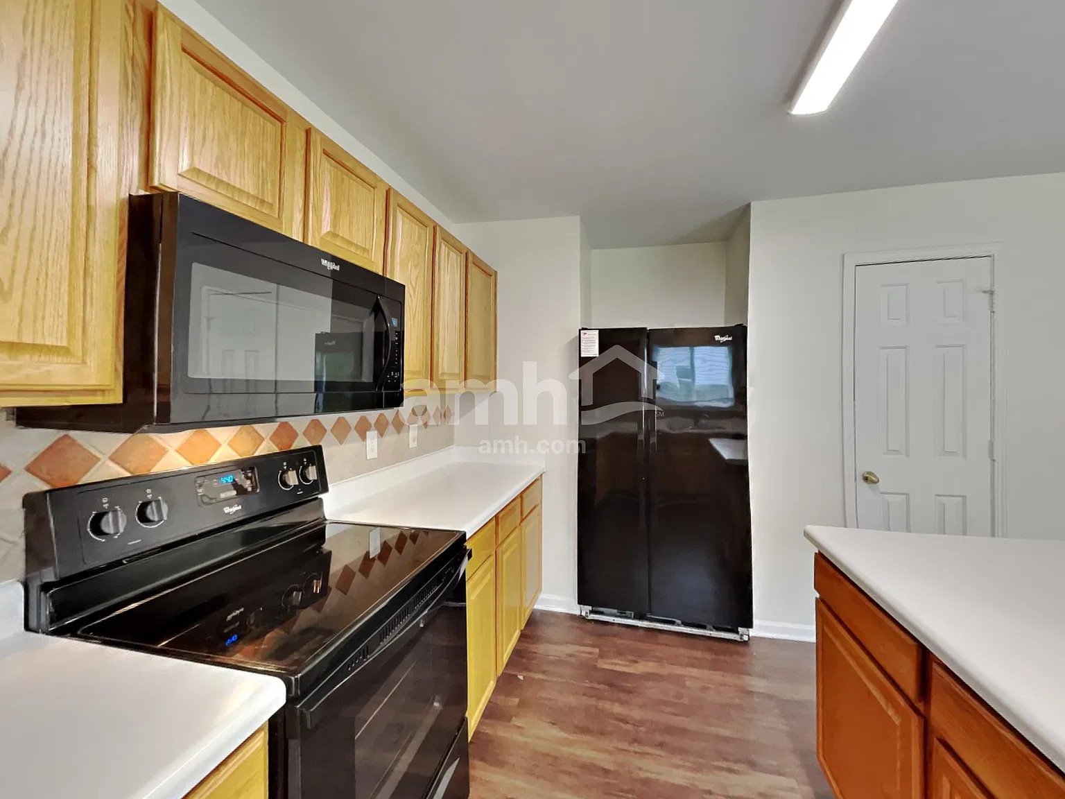 3 bed, 2.5 bath, 2422 sqft, $2,315 — Photo 4