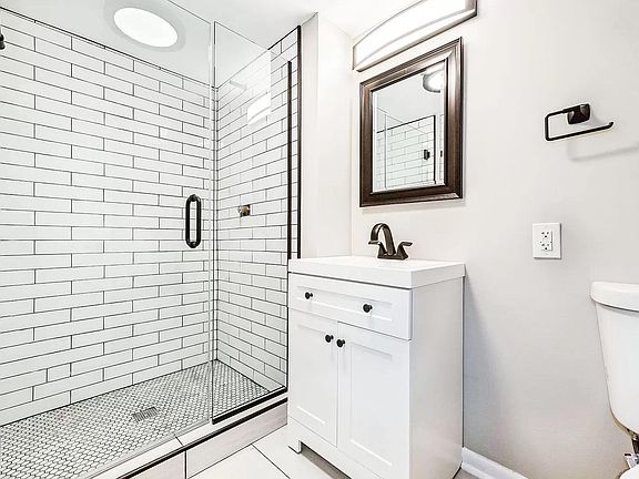 4th image of 2525 N Orchard St #G