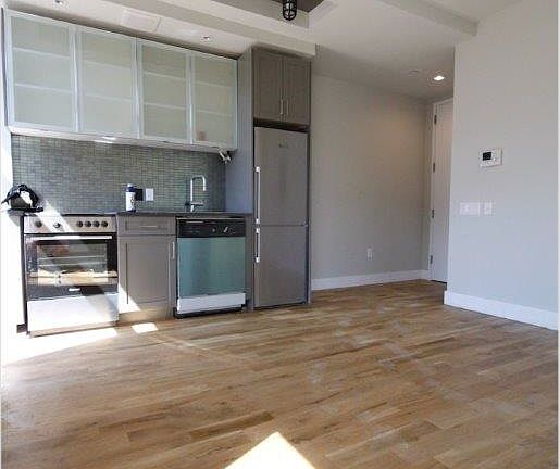 2nd image of 185 Leonard St #4B2