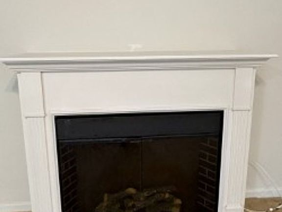 4th image of 861 A Ave
