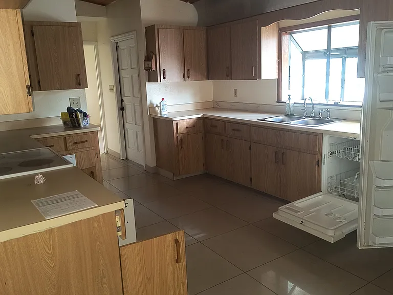 1115 Rosedale Ave — Photo 8