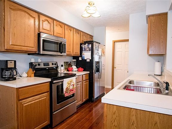 3rd image of 3095 Hidden Brook Dr