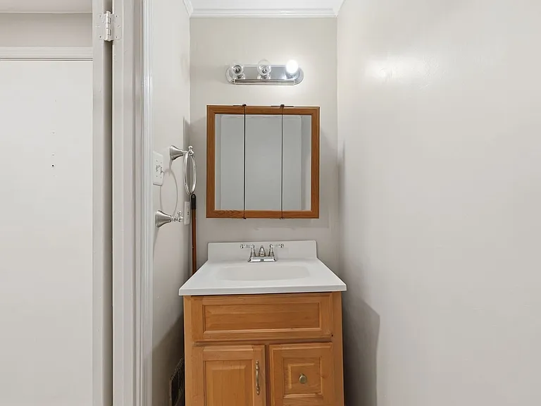 9018 Jersey Dr — Photo 11