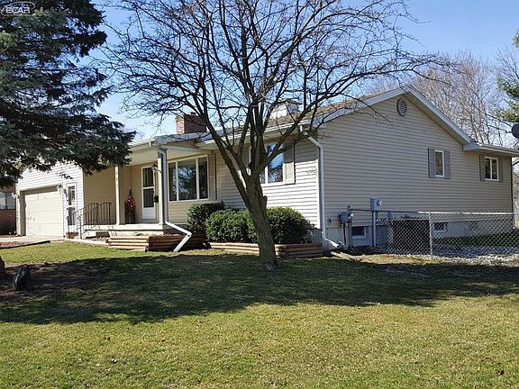 3rd image of 605 Ashwood Dr
